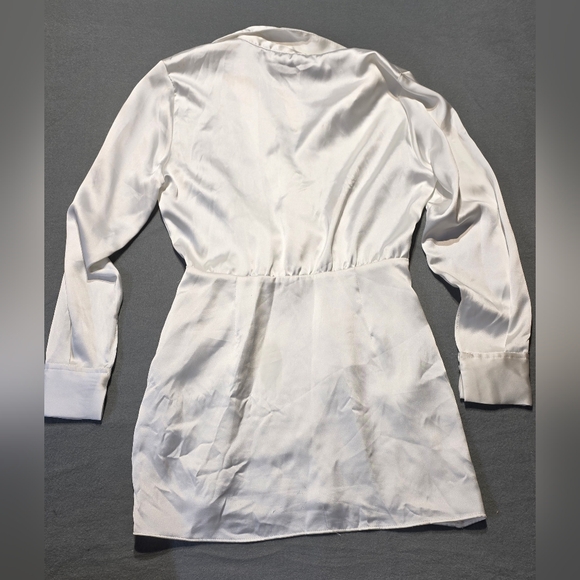 NWT Zara White Satin Medium Wrap Dress PTP 21 - Length 33 - Picture 3 of 5